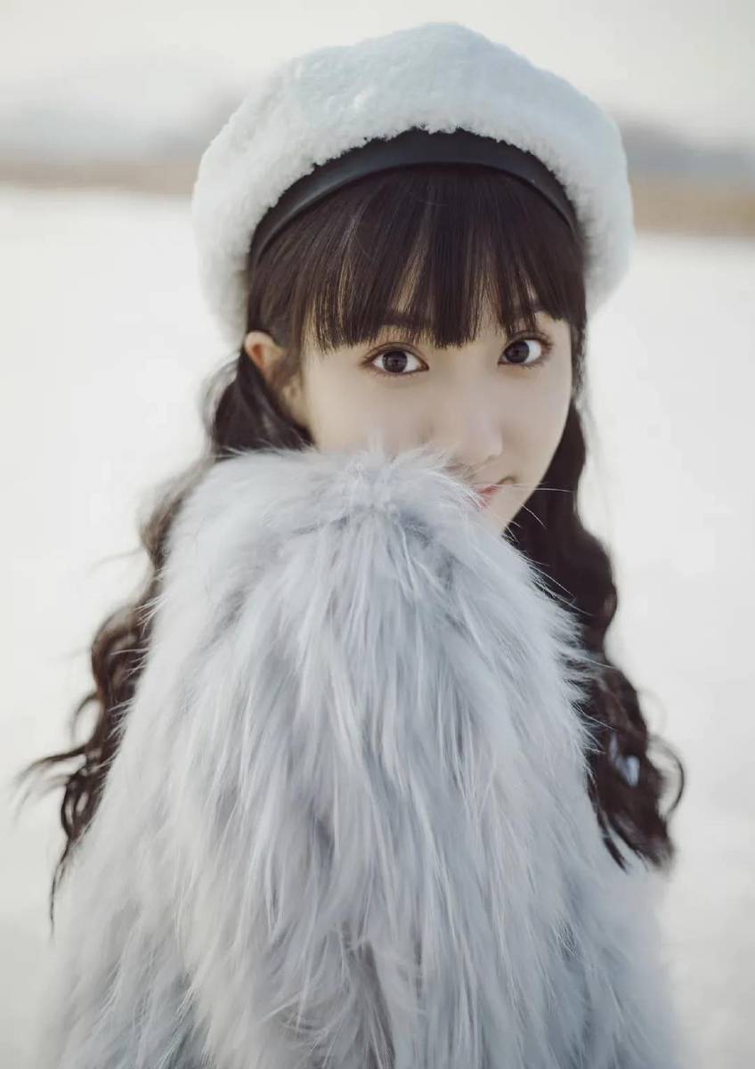 苏晓彤时尚写真：呆萌可爱、甜美靓丽