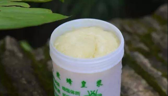 为什么不建议吃蜂胶 0c28e0c008ea4be4822c42e0e2010471.jpeg