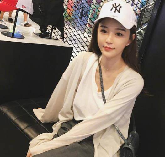 王思聪择偶标准是"大胸"美女,为何他的女友却都不是