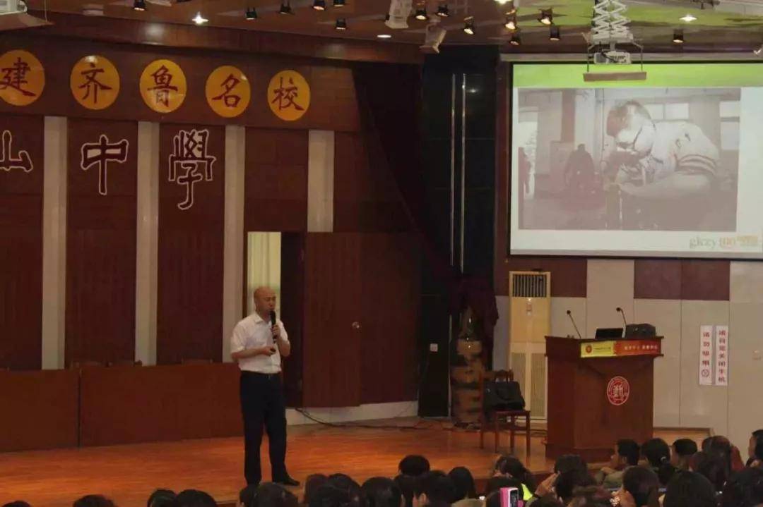 「志愿」别犹豫了，不然就晚了！给您十八个找聚铭师专家给孩子报志愿的理由