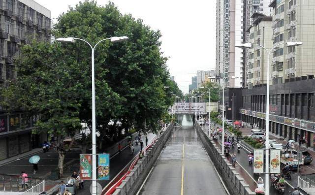 宜昌的经济总量在三线城市排名_宜昌城市图片欣赏(2)
