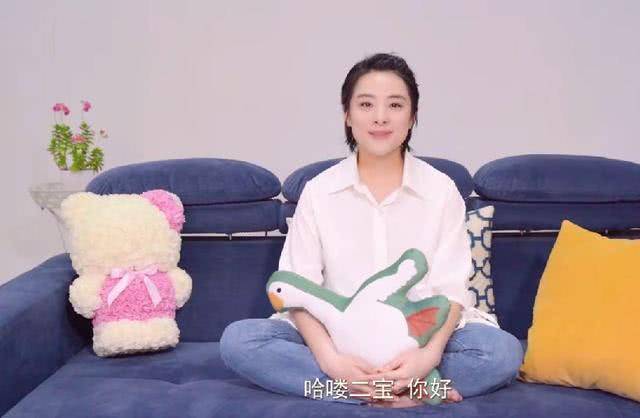 40岁刘璇官宣二胎喜讯！高龄产妇素颜状态佳，获老公甜蜜告白