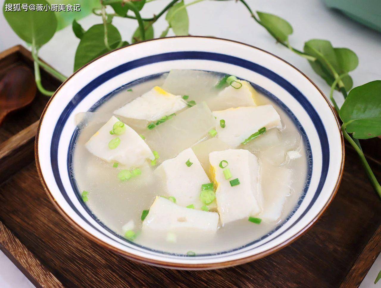 乌龟汤怎么做好吃又简单 c02654e9414f47f79e40e5e82c925613.jpeg