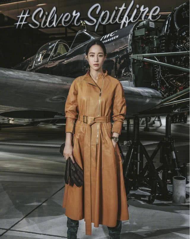 皮衣搭配什么鞋女的 31d662d8b9a749ea9ba100c248f7ca9a.jpeg