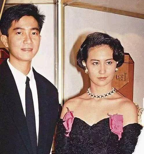 何超凤离婚第二春，何超莲心疼周扬青，赌王1