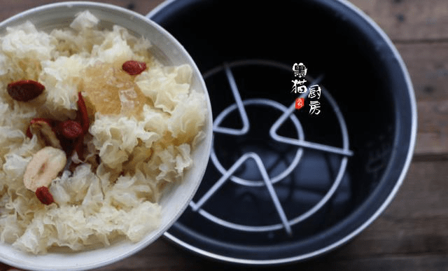 银耳为什么不建议天天吃 12f98df7a1f74d799a2b0c272aab8351.png