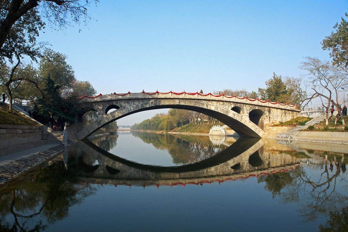 我国很有代表性的一座古桥,已有1400余年历史,首创一个世界纪录