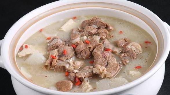 羊肉煲汤 来自搜狐网