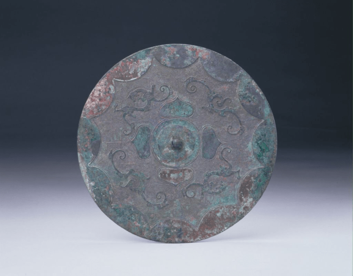 皎皎青铜镜，斑斑白丝鬓——浅谈中国古代铜镜的起源和西汉以前铜镜的特点 