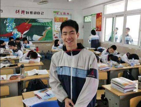 在班里，如何变得有底气？变得自信,阳光,开朗！