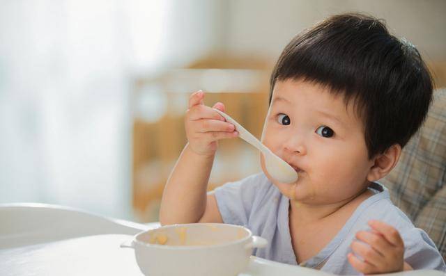 【宝宝】说明脾胃很健康，不用担心消化不良爱生病宝宝有这4种表现