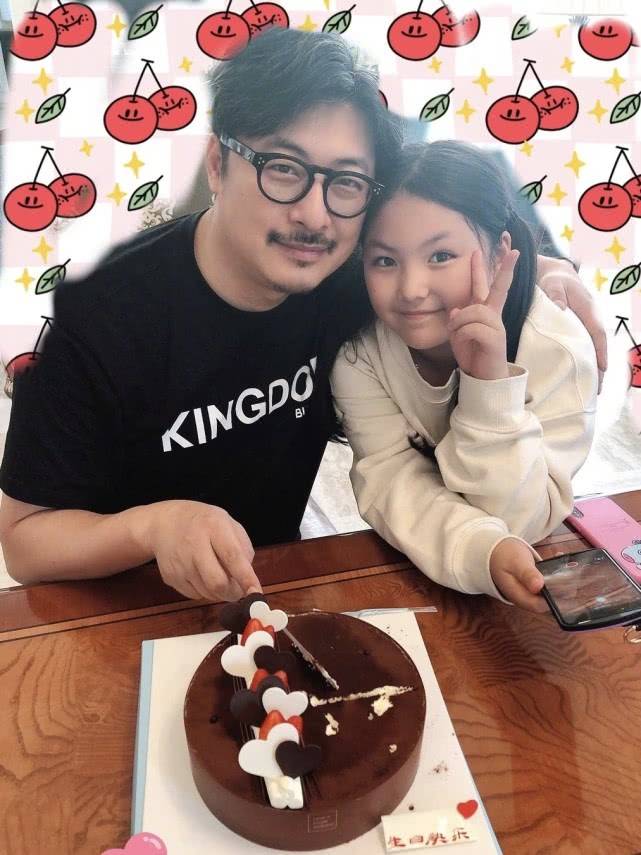 资源11岁就登杂志,近照明显变瘦了李湘女儿王诗龄时尚资源太好了
