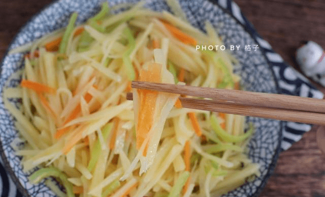 土豆丝怎么切能切得细一点 b706c01a0ce4415280363d0de3f5e539.png