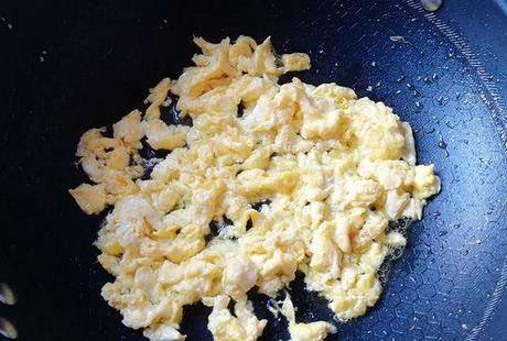 炒甜面酱正宗做法 e01928468e7842558a9dab7e66b34070.jpeg