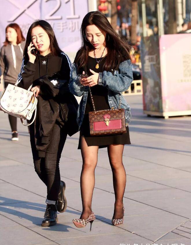 时尚迷人的女人 bcd5e0969a50470aa932c54e5a62e635.jpeg