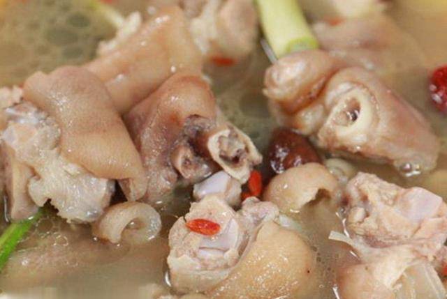 猪脚怎么做好吃又软烂 06e5f4c213964132b130dce54c631584.jpeg