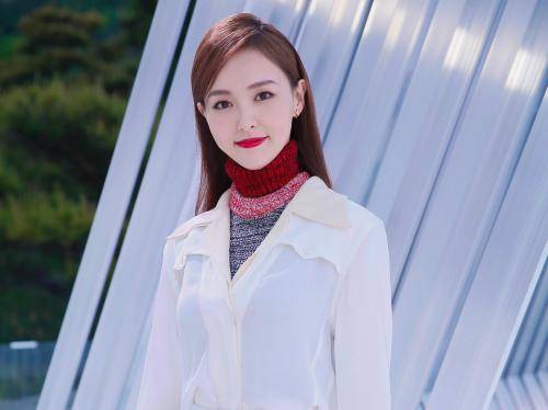 当红女星好感度评分，赵丽颖73分，热巴50分，郑