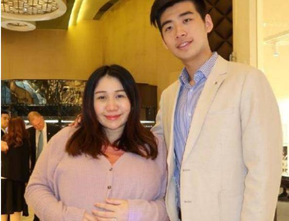 上午辟谣，下午去世，赌王何鸿燊走了！四房子