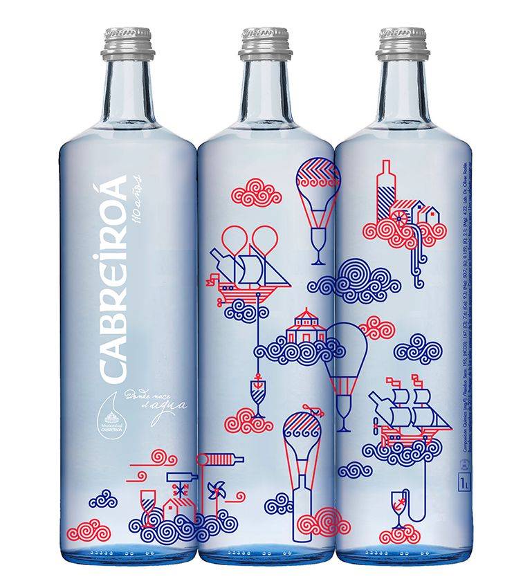 胸上挂两瓶矿泉水猜成语_怡宝矿泉水图片