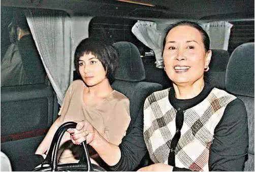 赌王何鸿燊去世，出尽风头的四房遗产57亿，才是