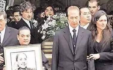 何鸿燊的四个老婆及子女图 c9b26d854c6a443a89a8cd10b7f47864.jpeg