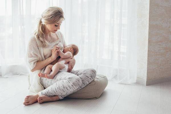 原创妈妈感冒不能喂母乳？注意：能不能喂关键看这点，宝妈们需了解