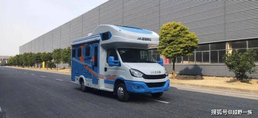 5洛阳房车露营展览会 霸哥氮气减震器参展