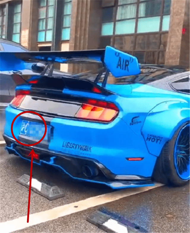 跑车的尾翼是自带的吗 d7c7cd7fbbef49ee99083c76ca3171c7.png