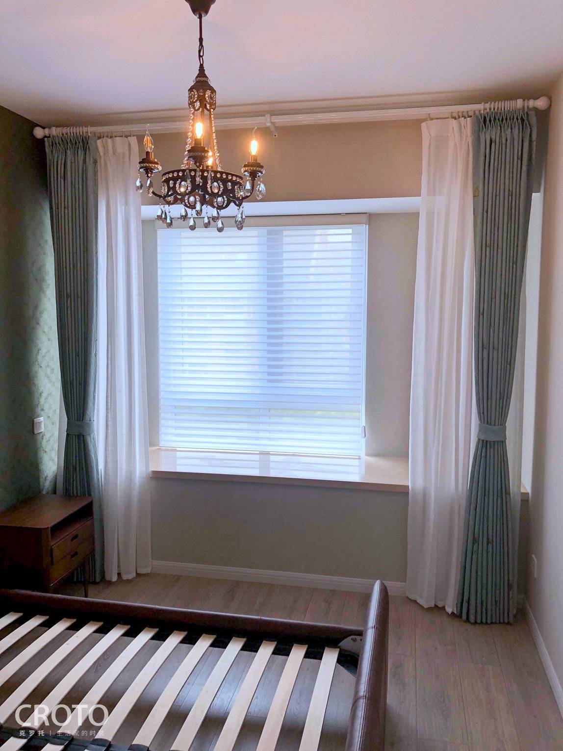 飘窗的窗帘怎么装好看不装窗幔 dd94978a180a4f92aae3ea26bda85b9f.jpeg