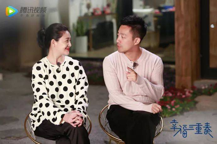 大S晒女儿照片,孩子“坐姿”亮了,网友:这才是真正的“富养”