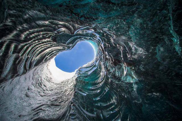 梦境的深邃探索,梦到水和龙——解析梦境中的神秘符号 梦境的深邃探索,梦到水和龙——解析梦境中的神秘符号