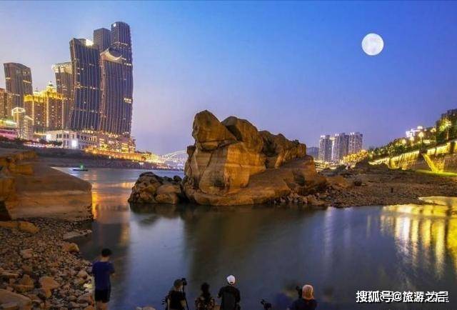 重庆长江"乌龟石,是"龙门浩月"旧址