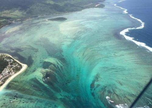 世界海底最大的瀑布丹麦海峡的海底特大瀑布总落差达3500米