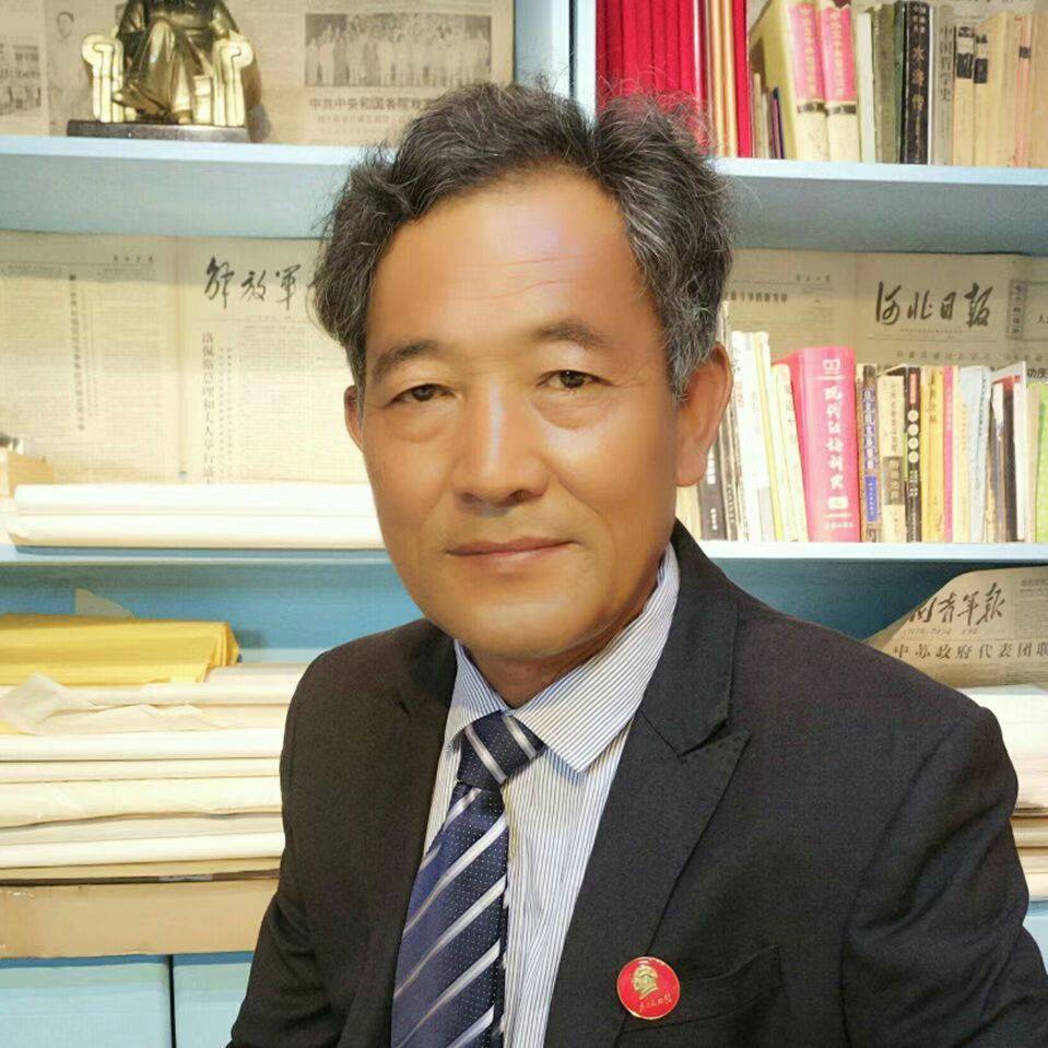 【艺术简历】刘树敏,中国毛体书法家协会会员;中国老年书画家协会会员