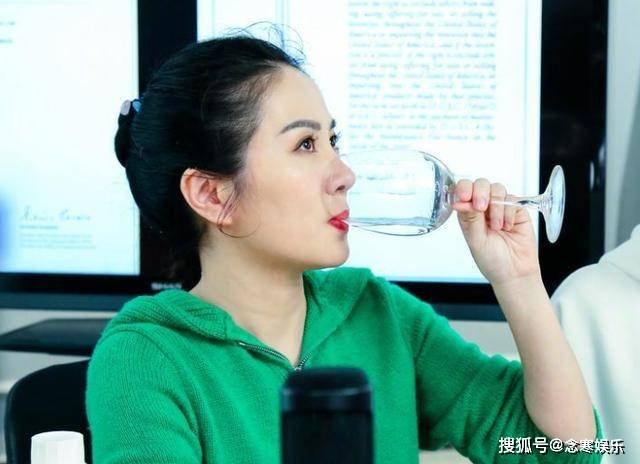 『直播』25岁就没担心过钱的问题叶璇自曝做直播带货不是因为缺钱