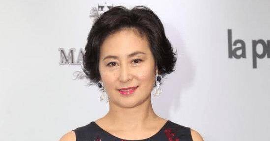 蓝琼缨:14岁做赌王二太太,不争不抢,分得192亿财产