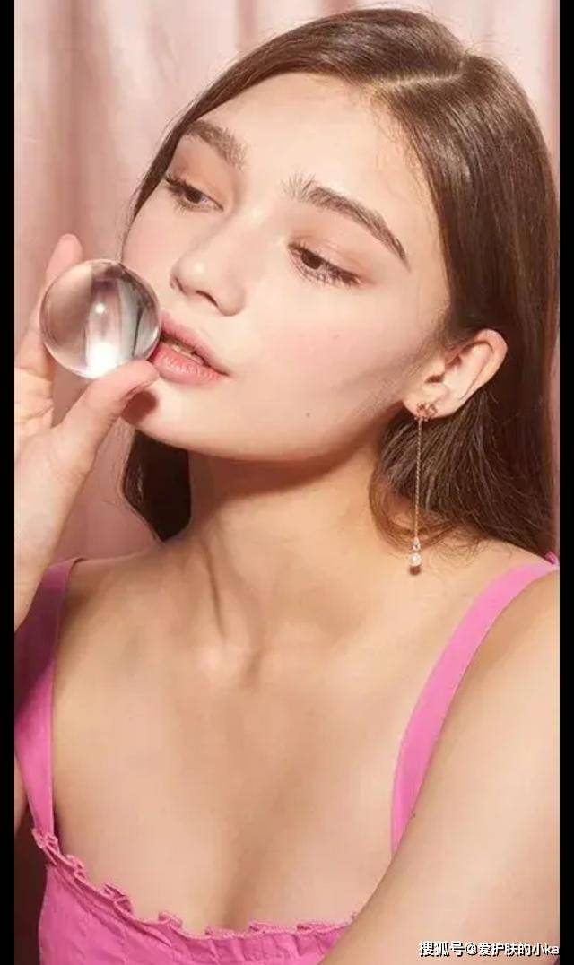气质出众带贵气的女人30岁 27881e578f4e4ab1acb09de4926930a8.jpeg