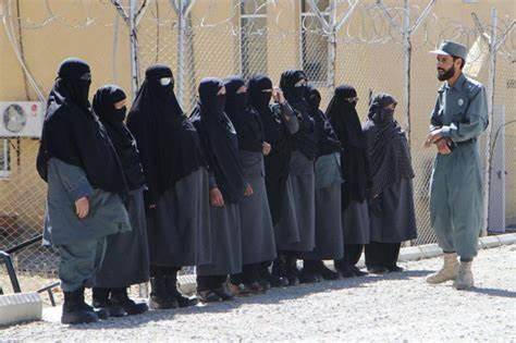 阿富汗全国共有女警察大约1200人,占警察队伍1%,尽管比例不大,但是