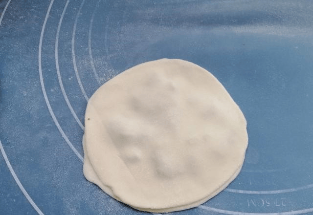 面粉怎么制作太空沙 e6c2c7f35e764bc495279a015f238f0d.png