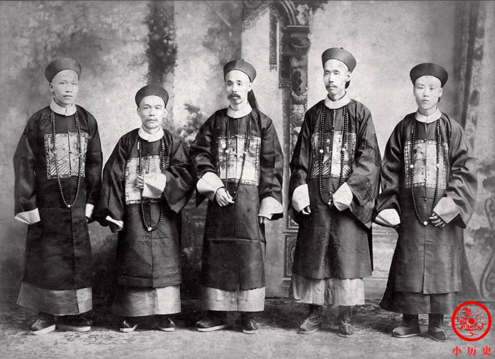 1886年,醇亲王奕譞奉慈禧太后之命巡视北洋水师,途径天津海光寺与时任