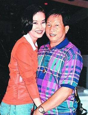 翁静晶声讨成龙,怼刘嘉玲,从红透半边天到消失,她得罪