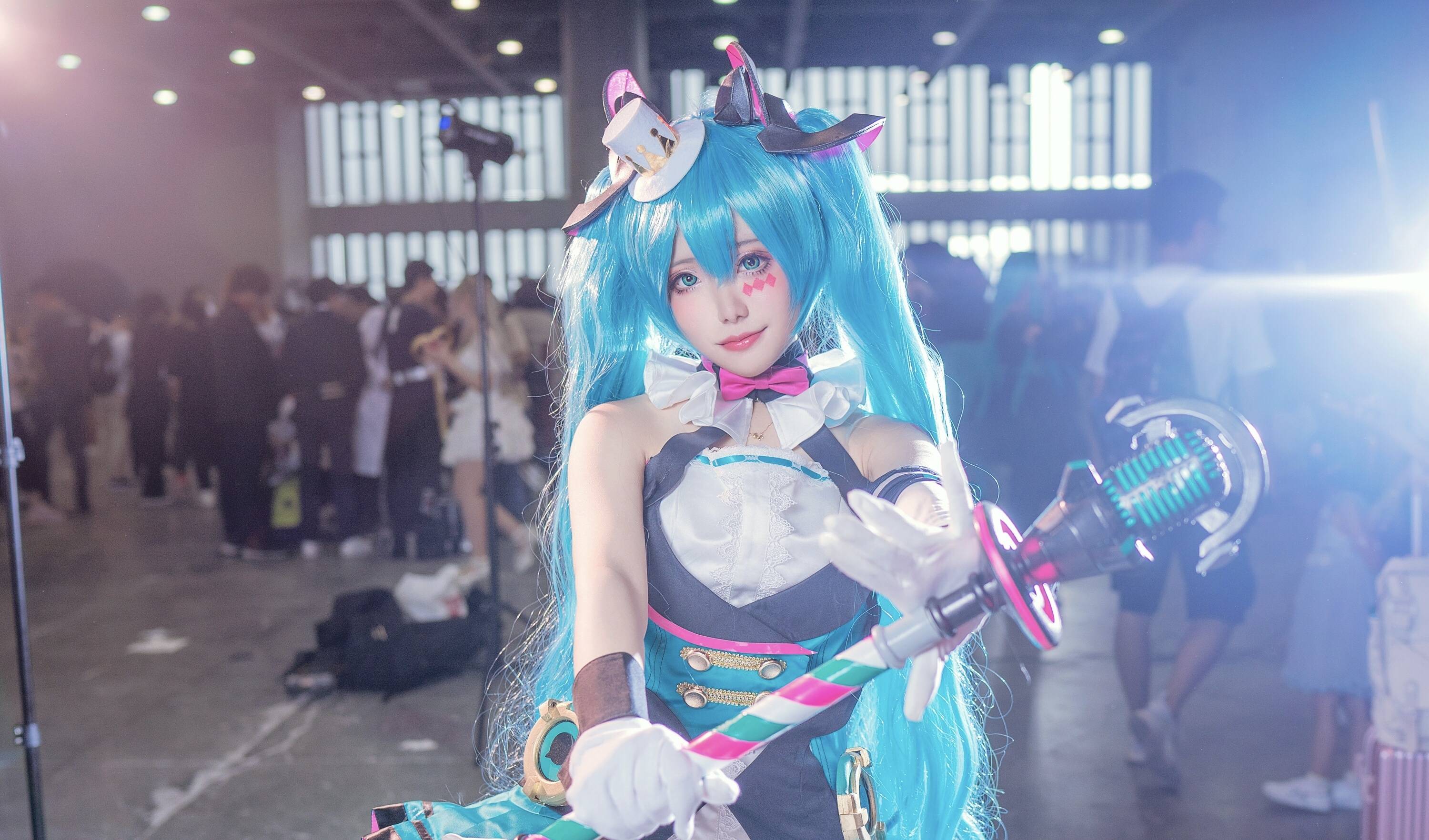 cosplay初音未来蓝途沉迷吸兔