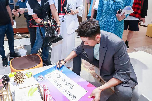 劳卡全屋定制“520爱家日”厦门全新风尚展厅开业