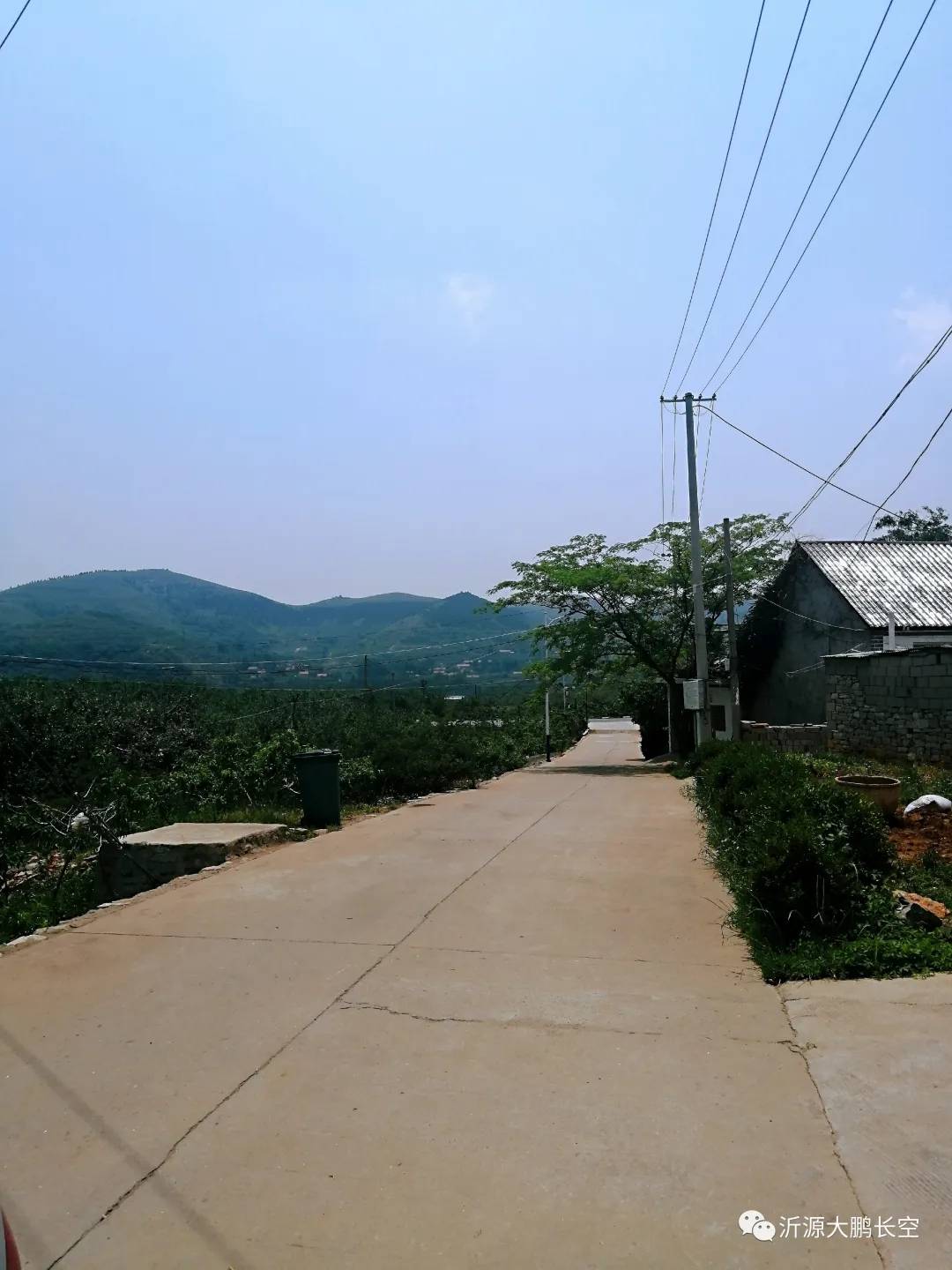 大家万村,位于西里镇政府驻地西南7千米,八十崮之阳,莱(钢)——韩(旺