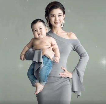 曾被称为娱乐圈最干净女星，35岁李小萌搞怪出镜