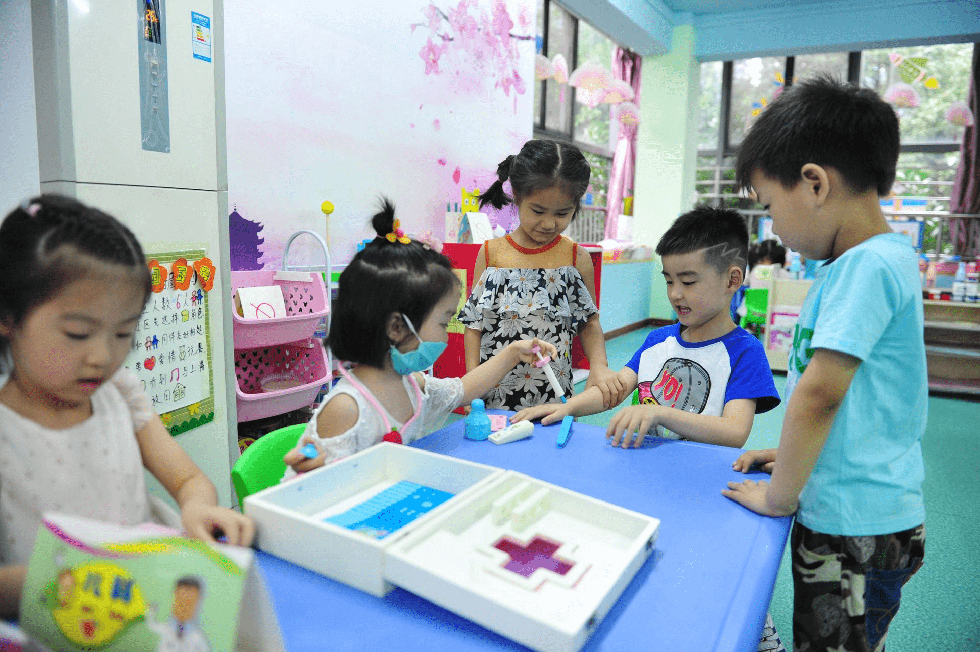 幼儿园适龄人口_幼儿园环创主题墙(3)