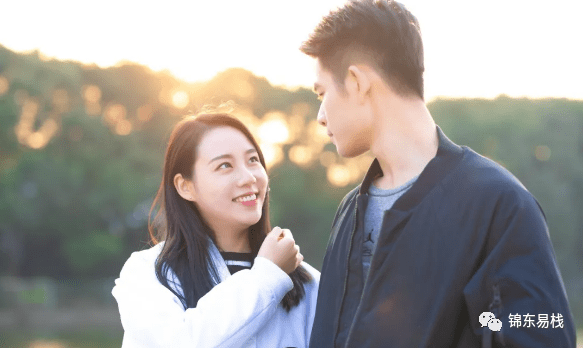 梦境交织，为何与男友共眠总遇他家人？