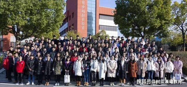 曹雨佳|个个神仙颜值！这个学霸宿舍：同寝室三姐妹携手保研名校
