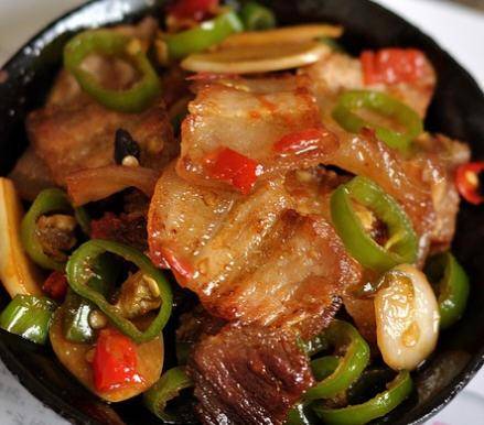 家常小菜青红椒小炒肉小炒油菜杏鲍菇豉香小炒肉
