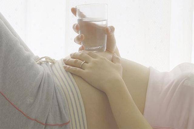 孕妇爱喝水好不好
